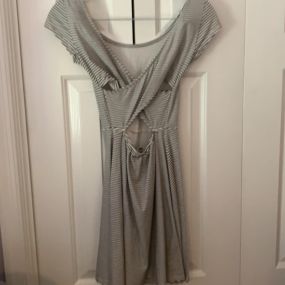 Striped short sleeve dress - Picture 2 of 2